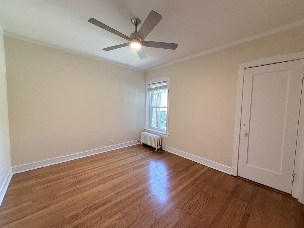 1470 W Winnemac Avenue - Photo 7