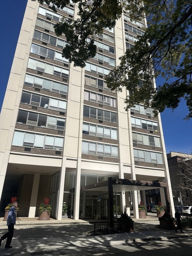 70 W Burton Place - Photo 0