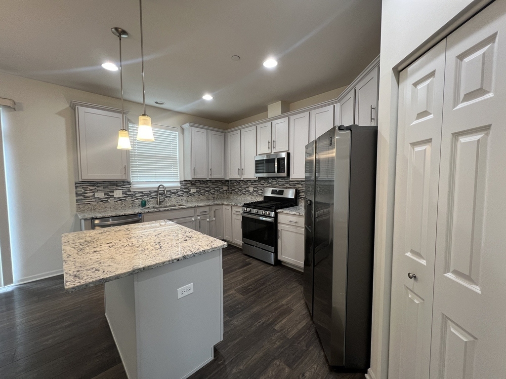3s625 Camden Street - Photo 2