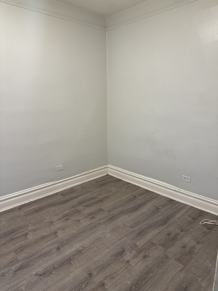 6344 S Eberhart Avenue - Photo 2