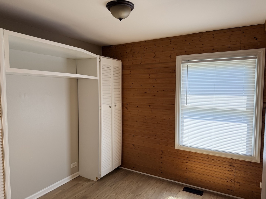 1313 Kingsbury Drive - Photo 8