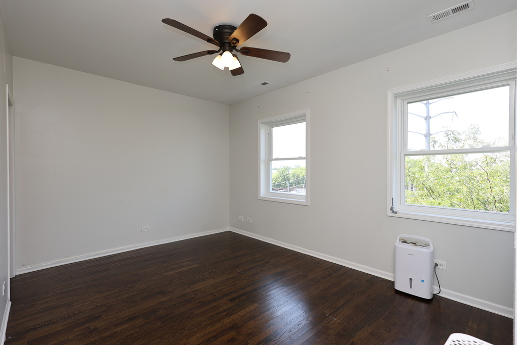 519 S Maplewood Avenue - Photo 9