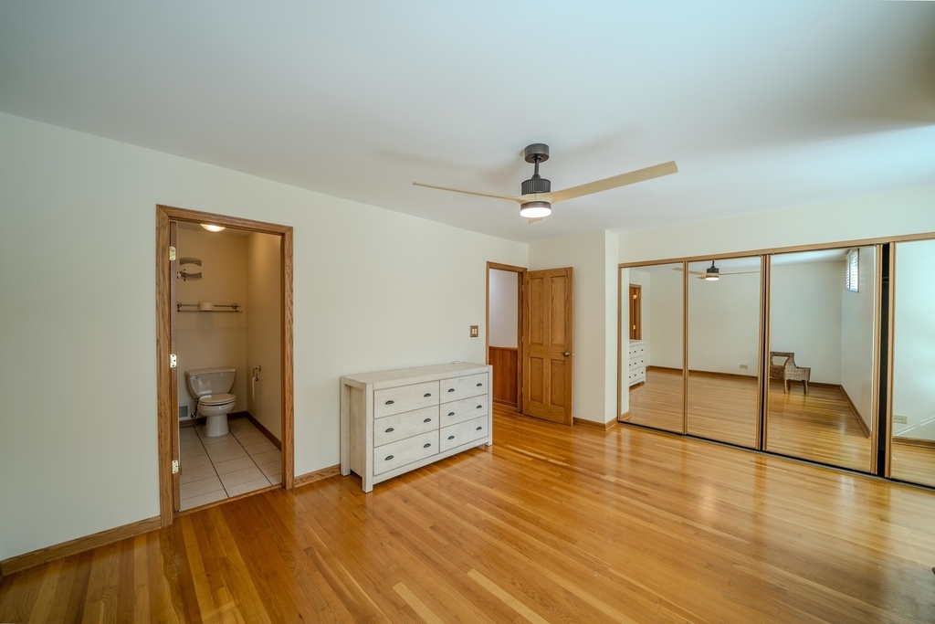 932 E 55th Street - Photo 12