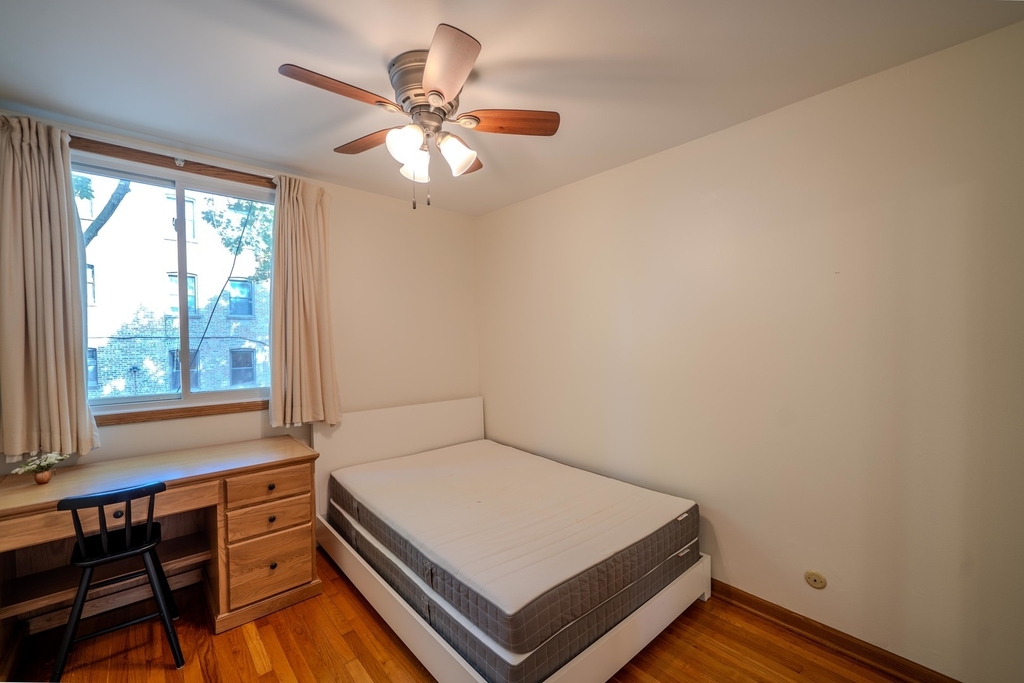 932 E 55th Street - Photo 14