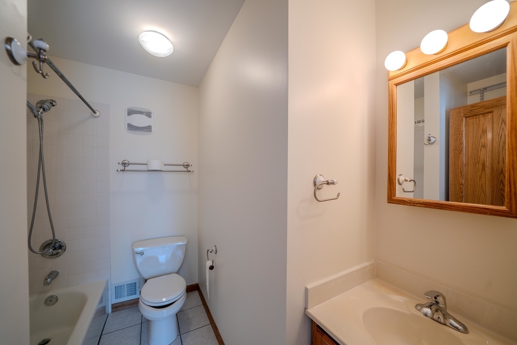 932 E 55th Street - Photo 11