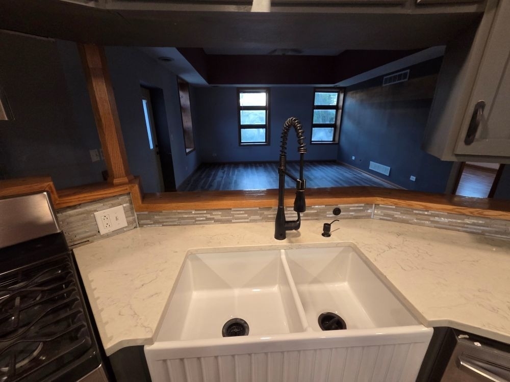 709 Franklin Street - Photo 3