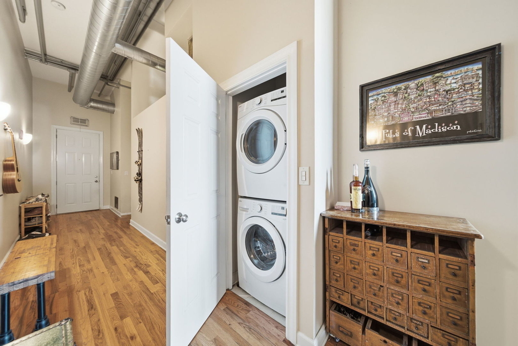 824 W Superior Street - Photo 9
