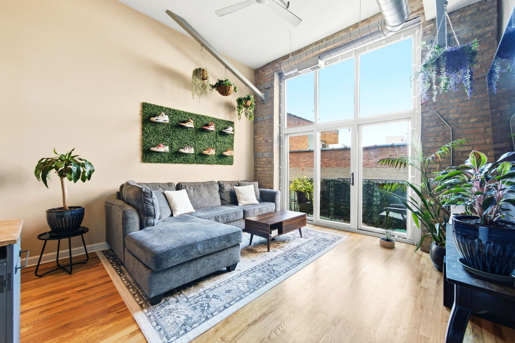 824 W Superior Street - Photo 10