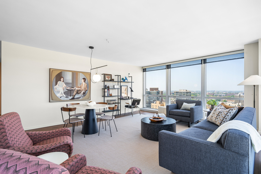 340 W Diversey Parkway - Photo 2