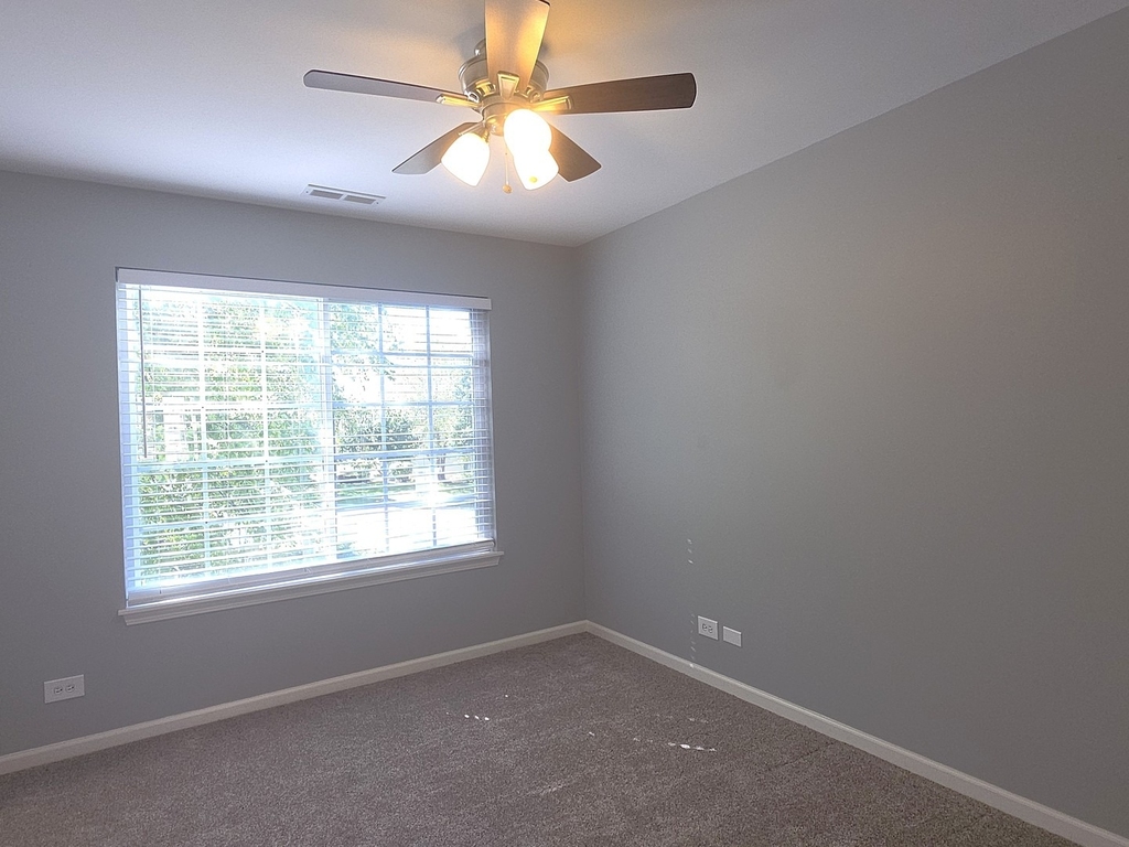 2202 Claremont Lane - Photo 17