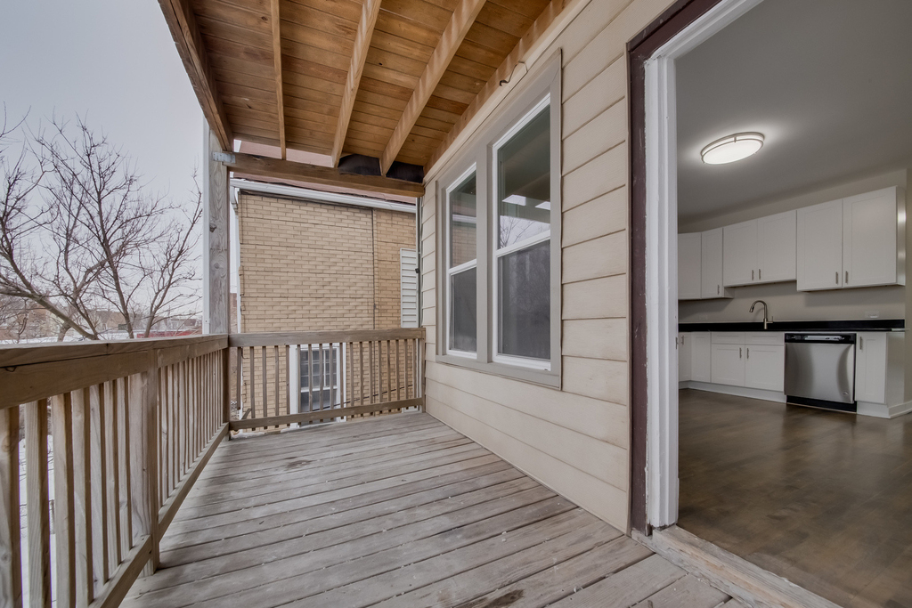 2842 N Avers Avenue - Photo 14
