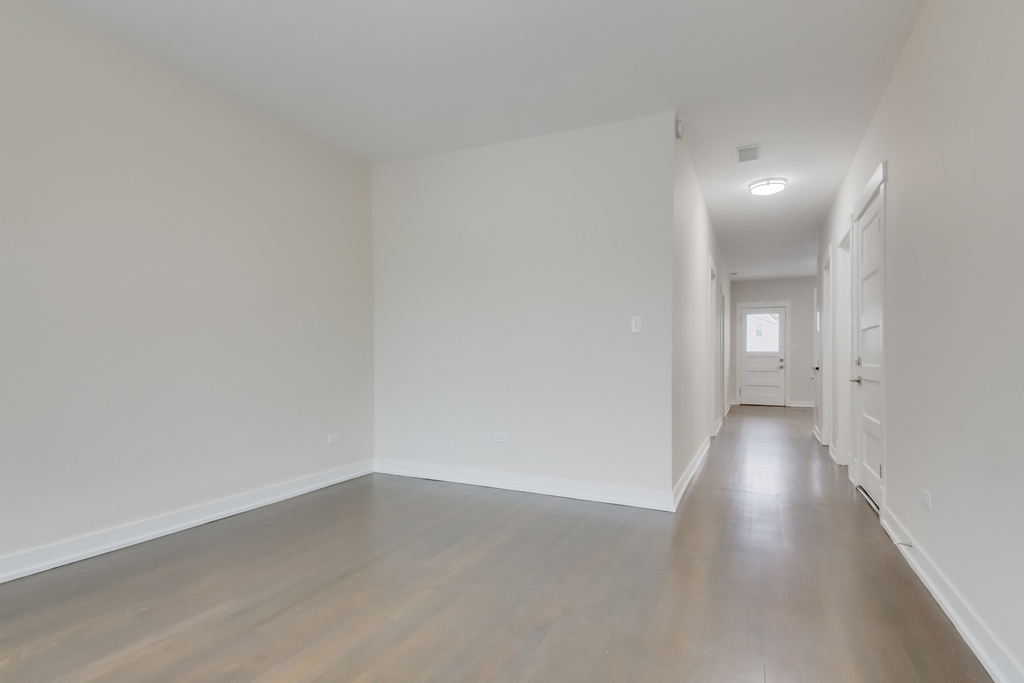 2842 N Avers Avenue - Photo 6