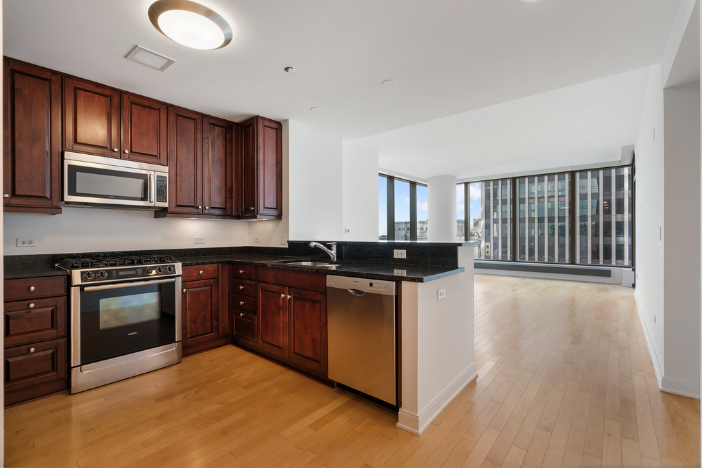 60 E Monroe Street - Photo 2