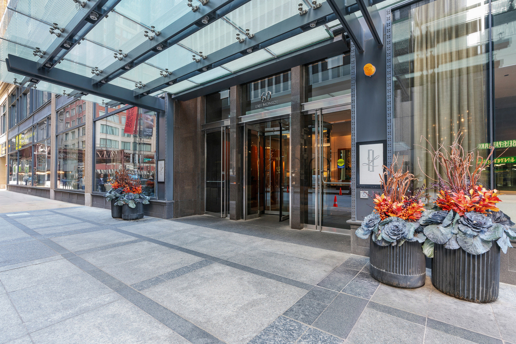 60 E Monroe Street - Photo 1