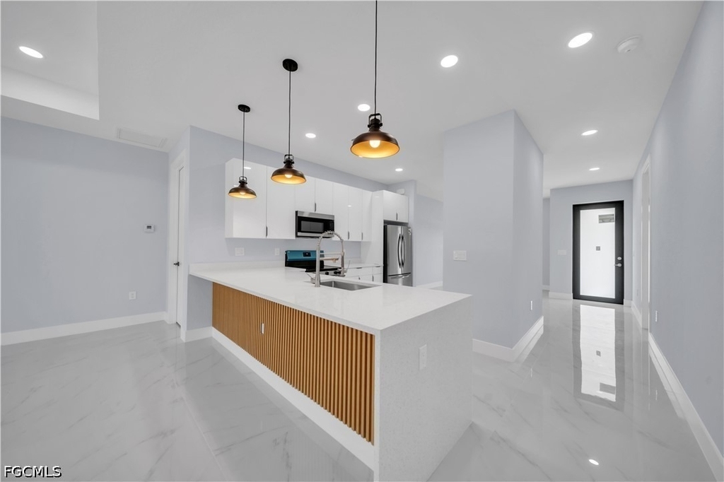 1009 Moore Avenue - Photo 6