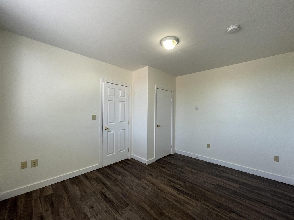 15 West Broadway - Photo 19