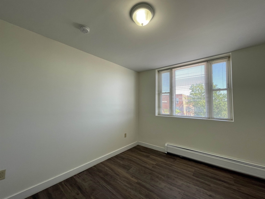 15 West Broadway - Photo 21