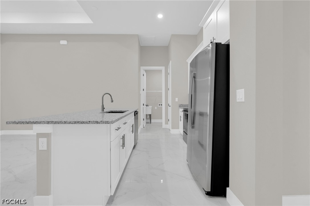 537 Summit Avenue S - Photo 18