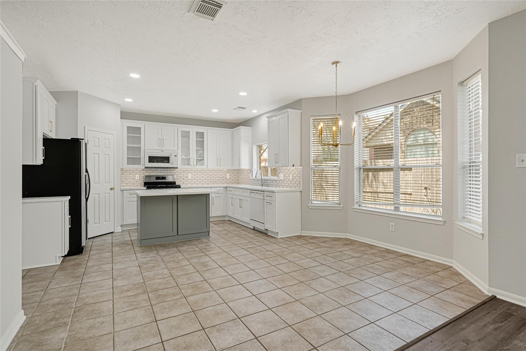 3310 La Mer Lane - Photo 12