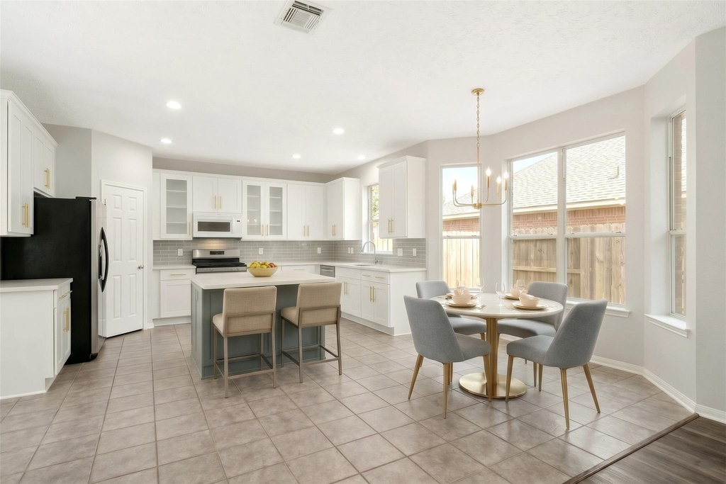 3310 La Mer Lane - Photo 5