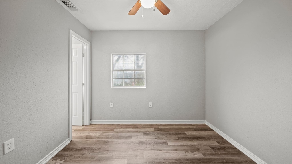 234 E Texas Street - Photo 12