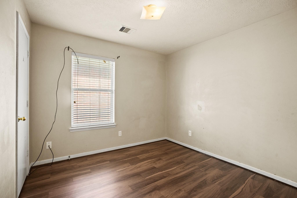 5247 Panay Park Drive - Photo 14