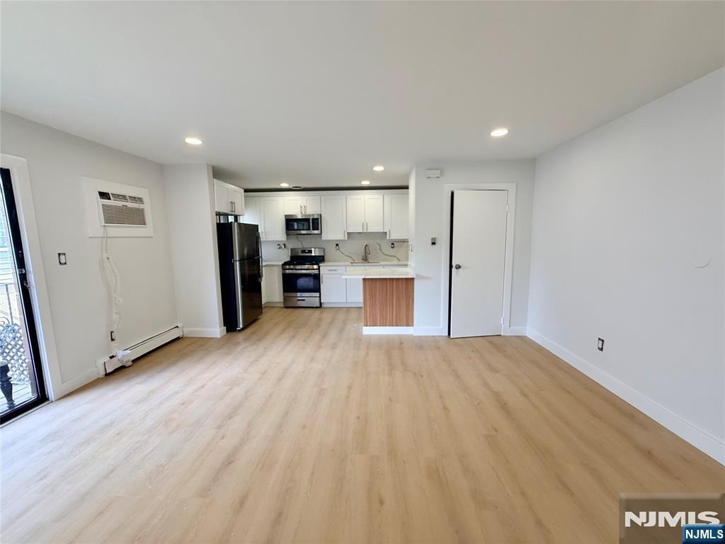 217-221 Park - Photo 5