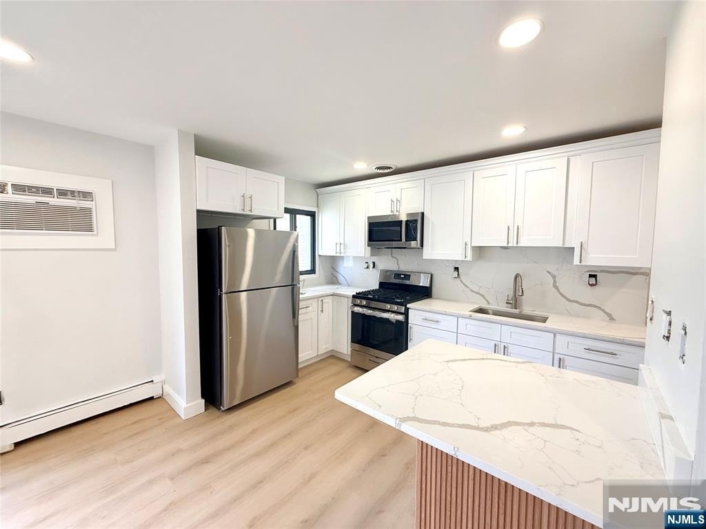 217-221 Park - Photo 9