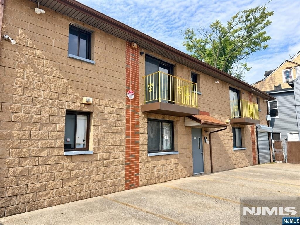 217-221 Park - Photo 0