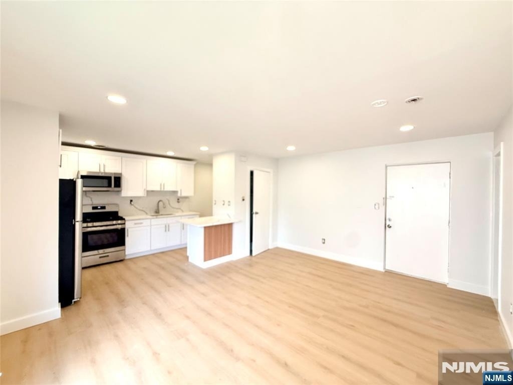 217-221 Park - Photo 7