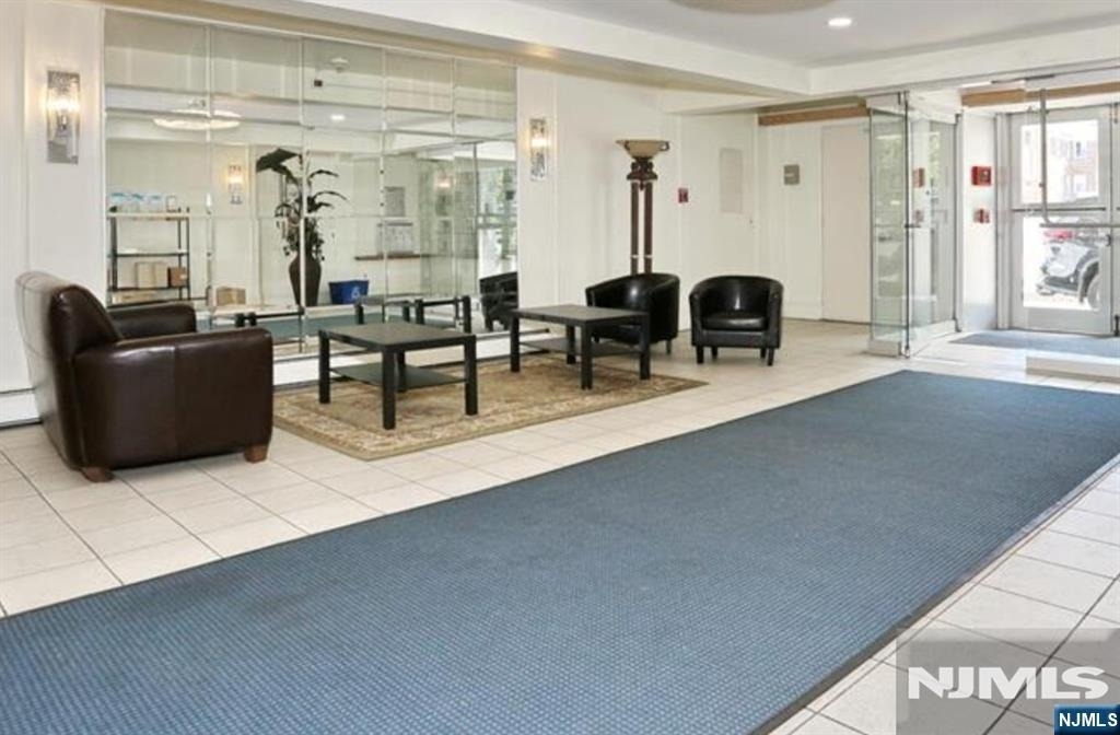 333 Grand - Photo 10