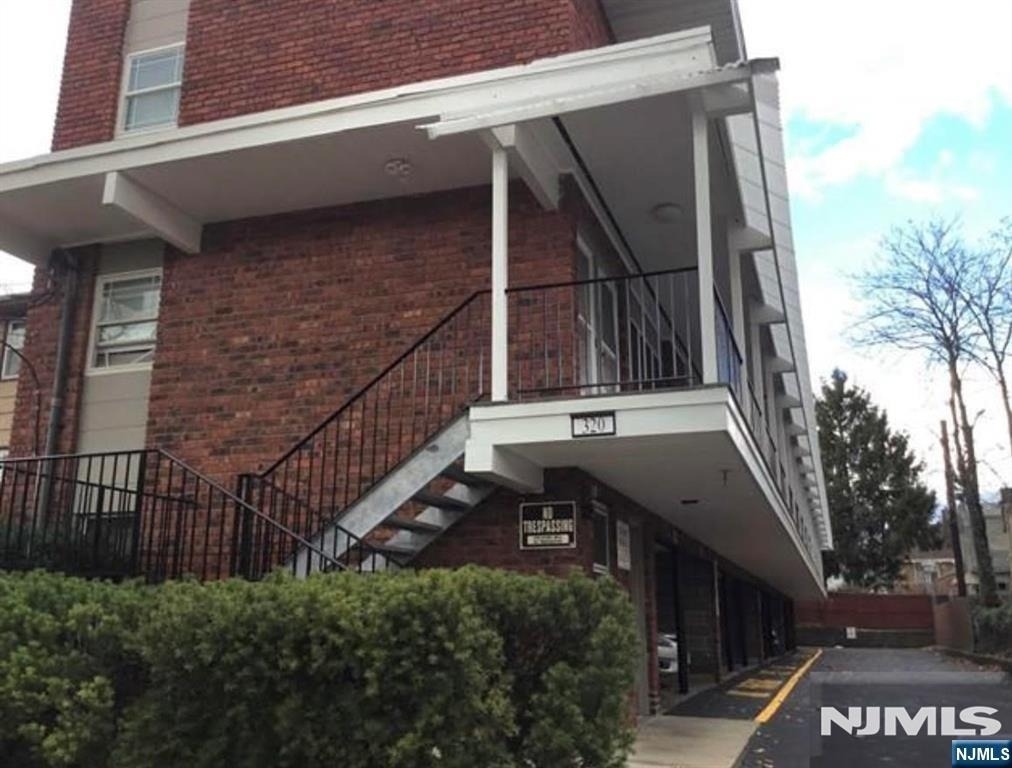 320 Elm - Photo 8