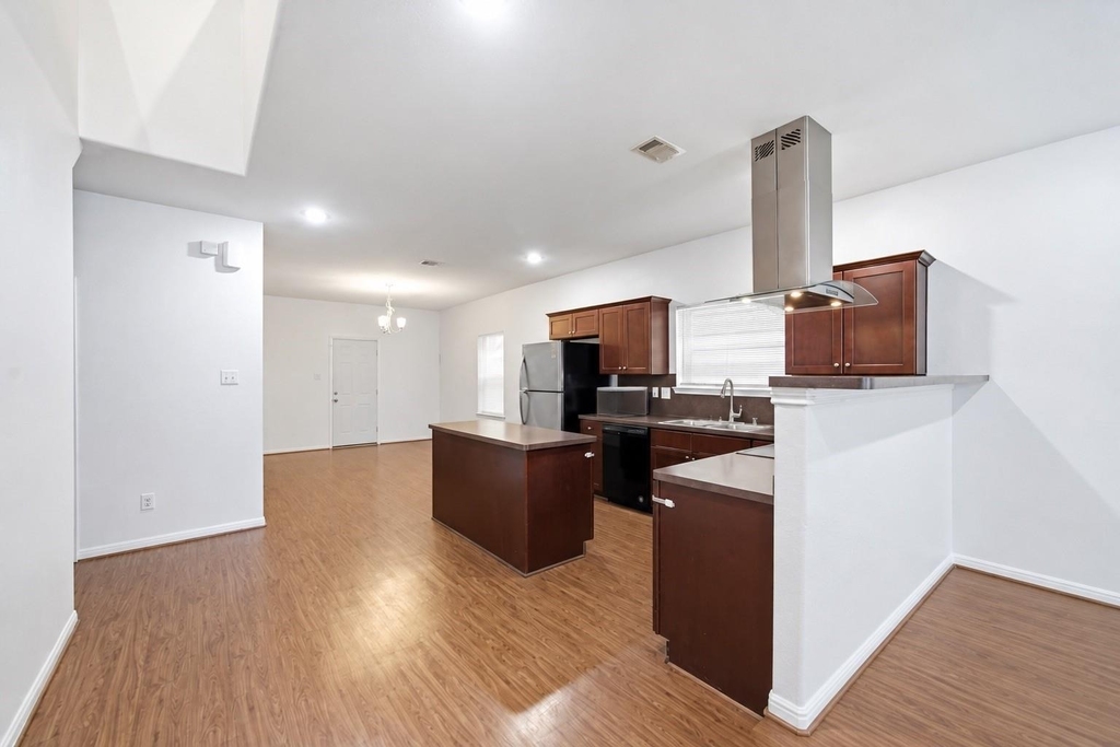 4528 Mayflower Street - Photo 4