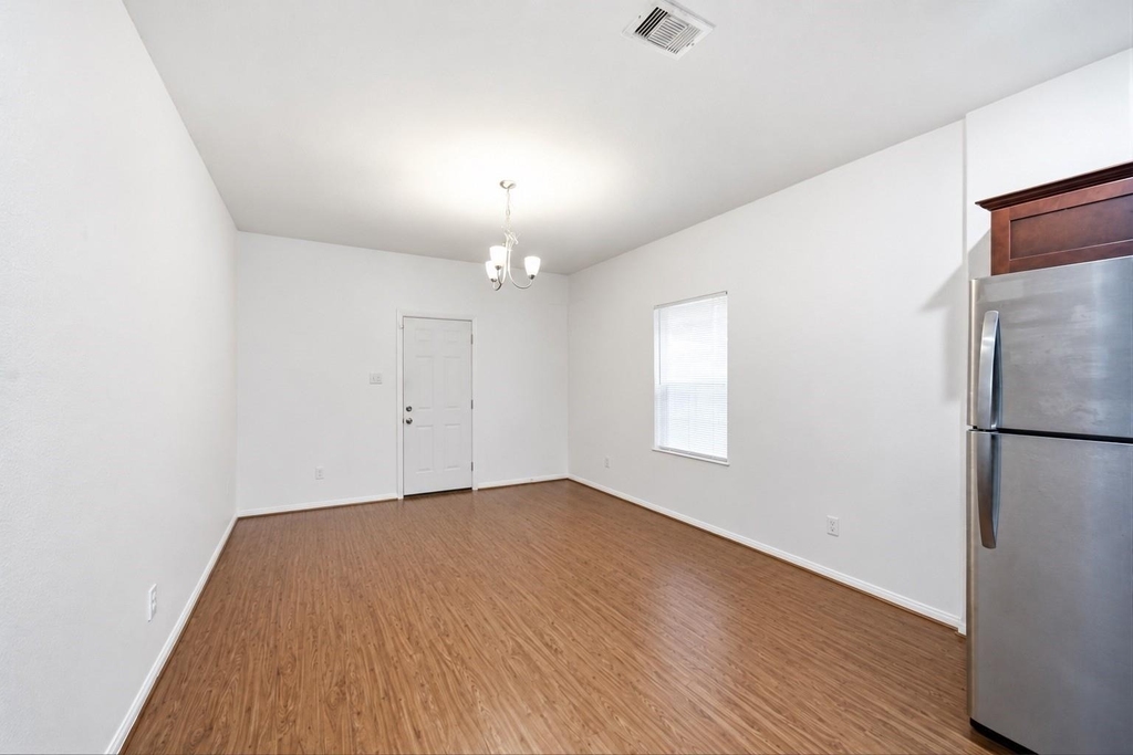 4528 Mayflower Street - Photo 8