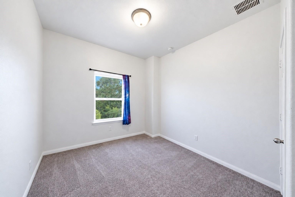 4528 Mayflower Street - Photo 17