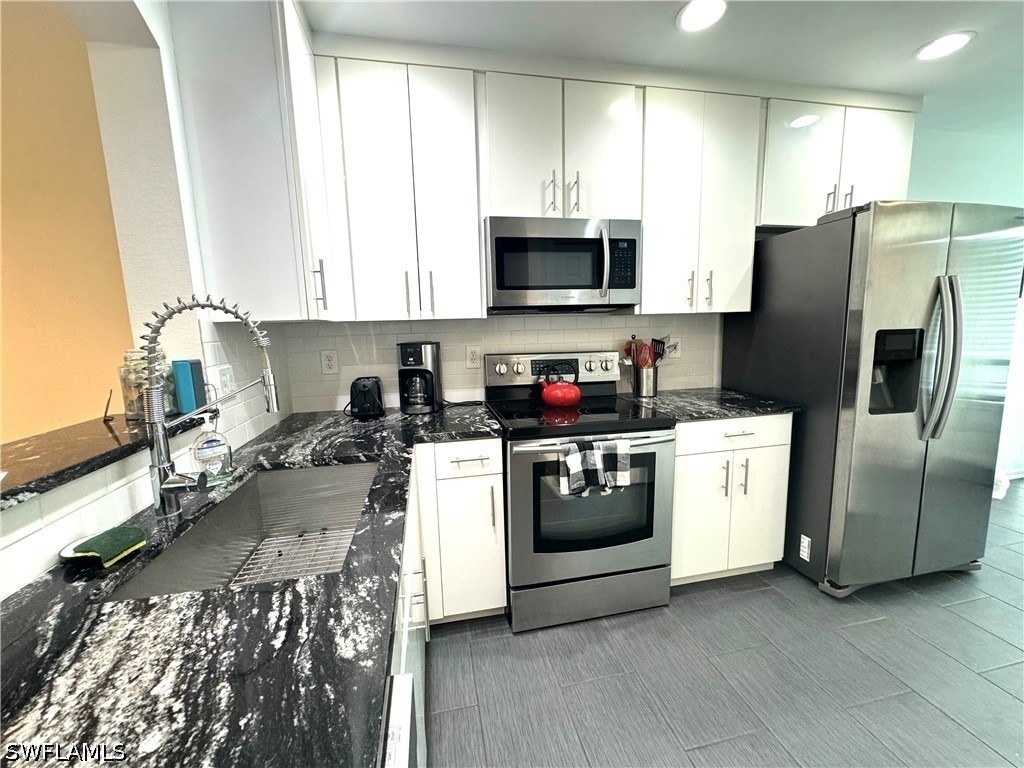 7790 Woodbrook Circle - Photo 2