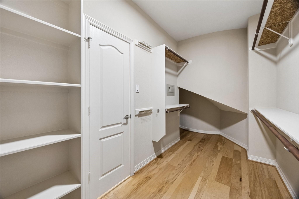 5923 Serrano Terrace Lane - Photo 16