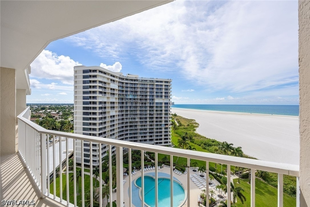320 Seaview Court - Photo 5