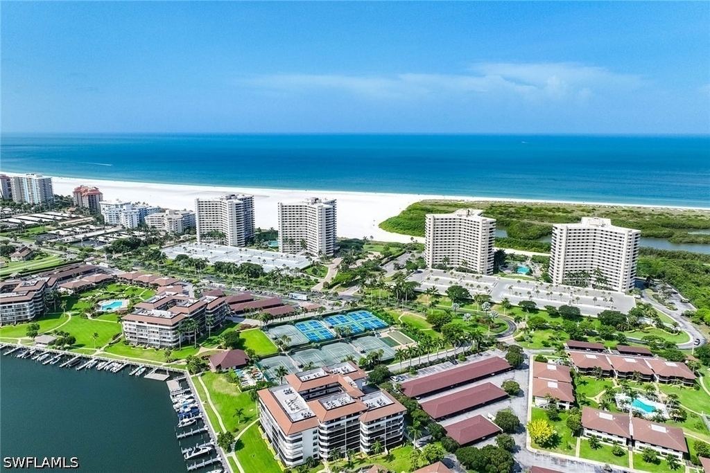 320 Seaview Court - Photo 0