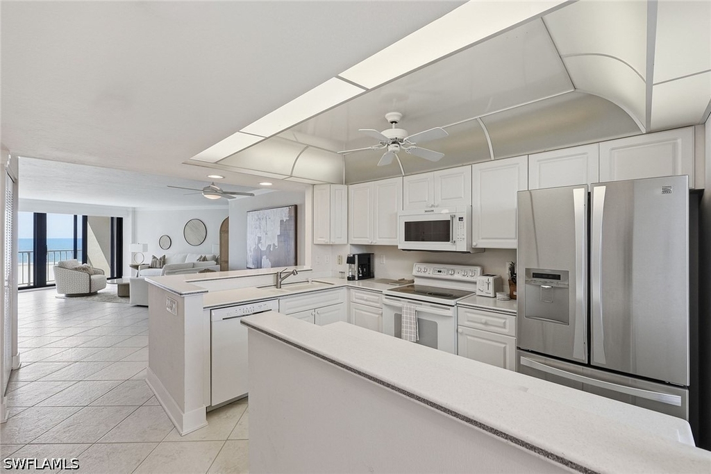 320 Seaview Court - Photo 2