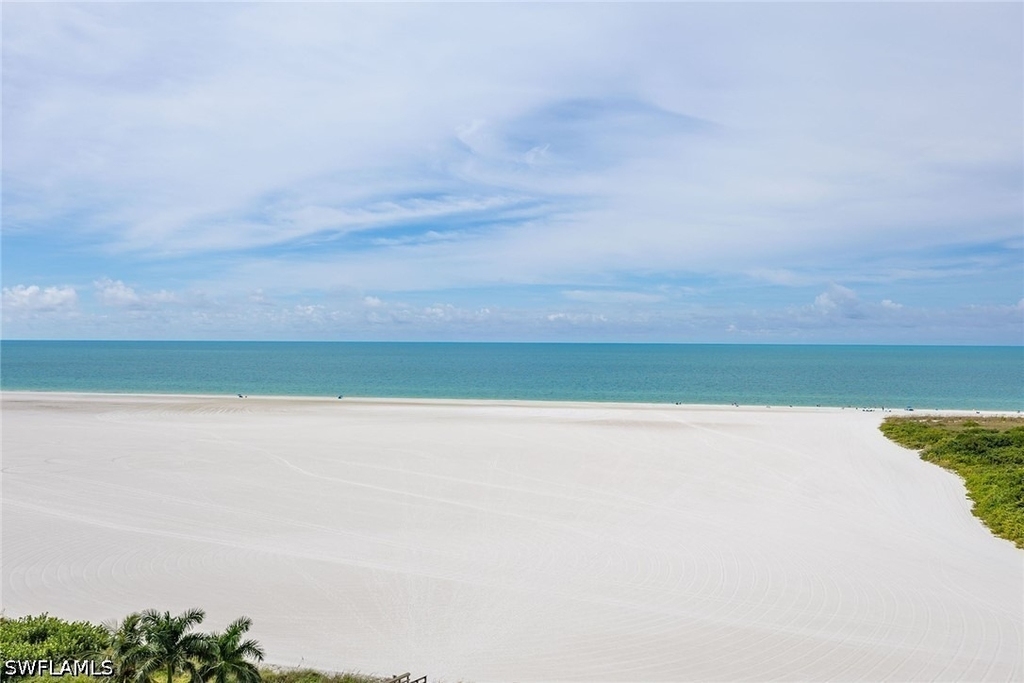 320 Seaview Court - Photo 8