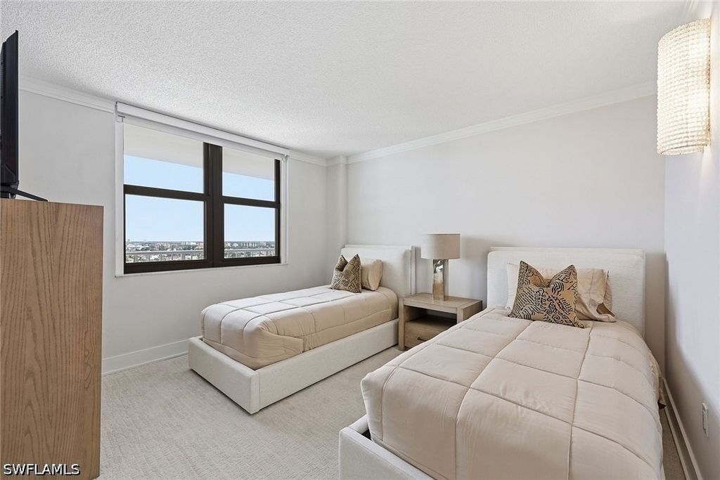 320 Seaview Court - Photo 21