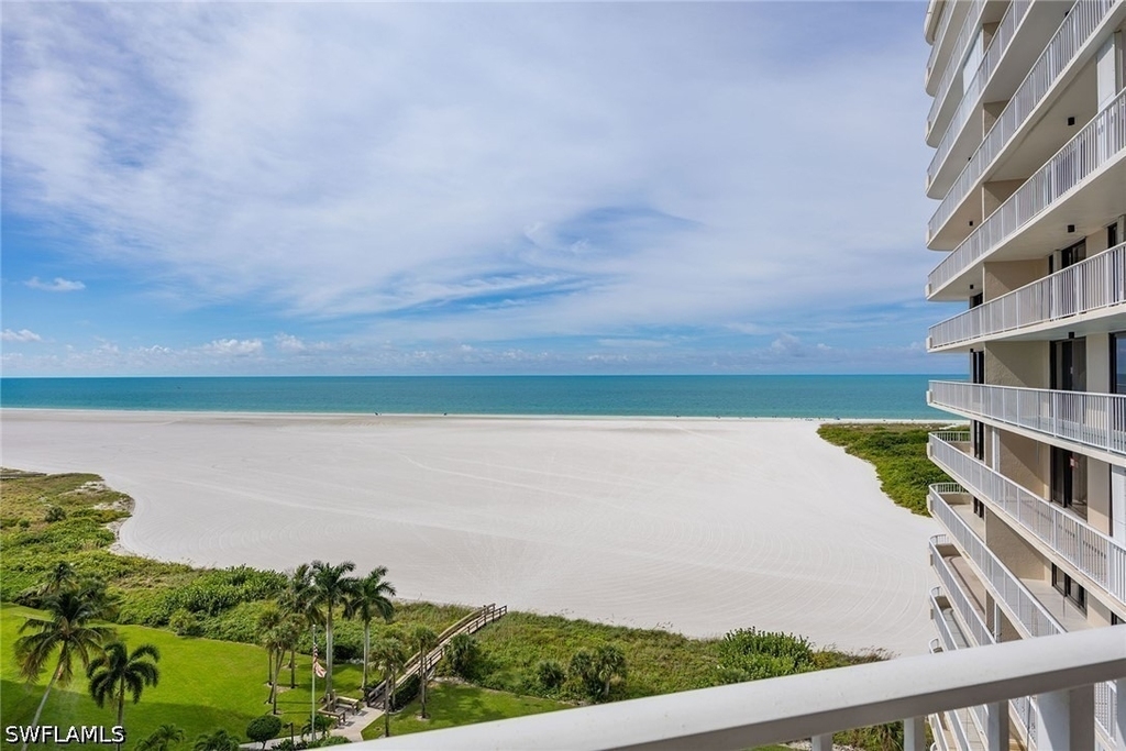 320 Seaview Court - Photo 7