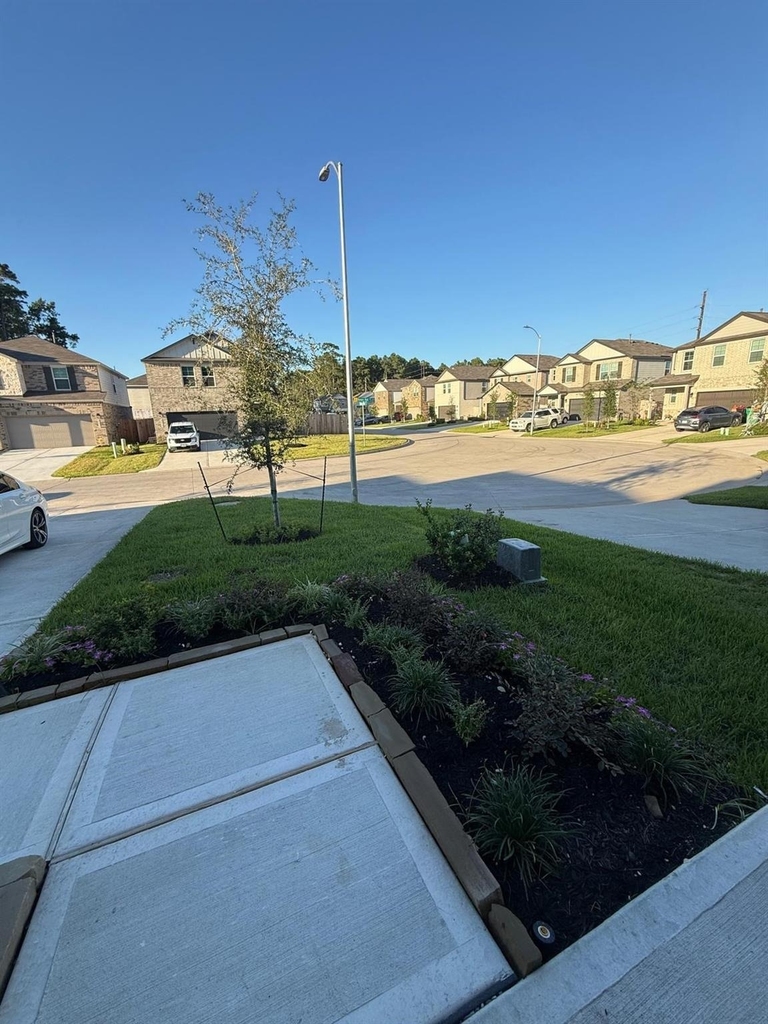 8011 Heroes Hall Drive - Photo 2