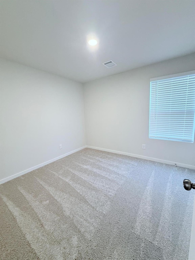 8011 Heroes Hall Drive - Photo 8