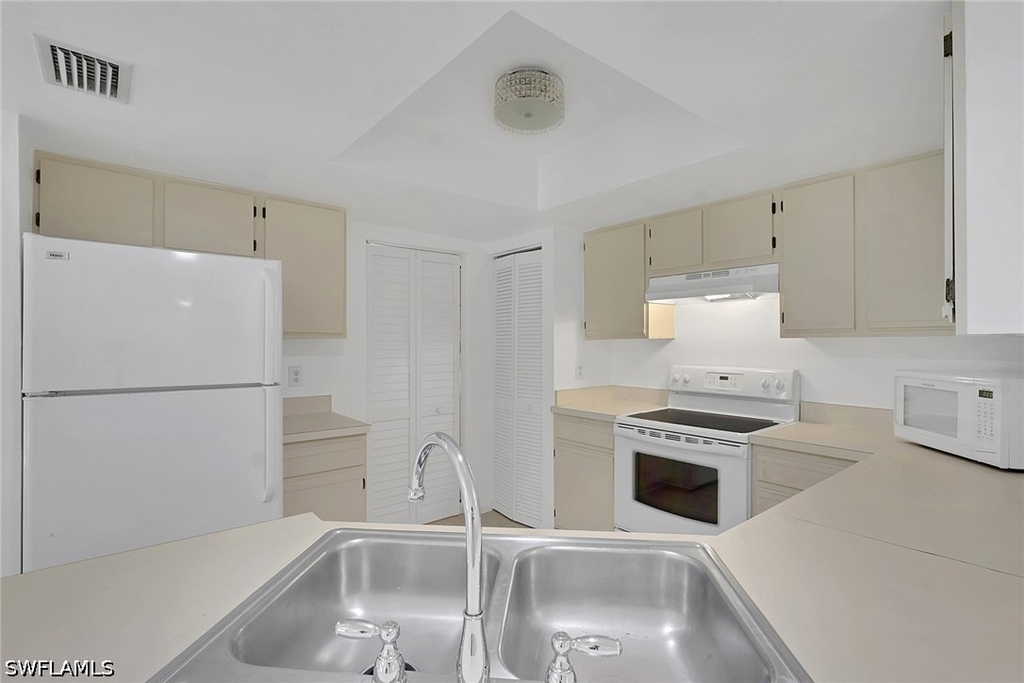 3180 Seasons Way - Photo 1