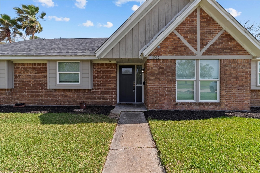 1310 El Dorado Boulevard - Photo 2