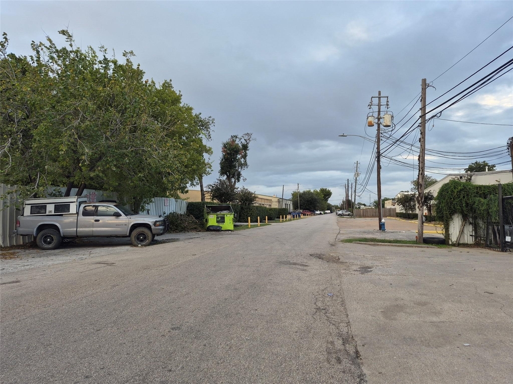 8710 Daffodil Street - Photo 4