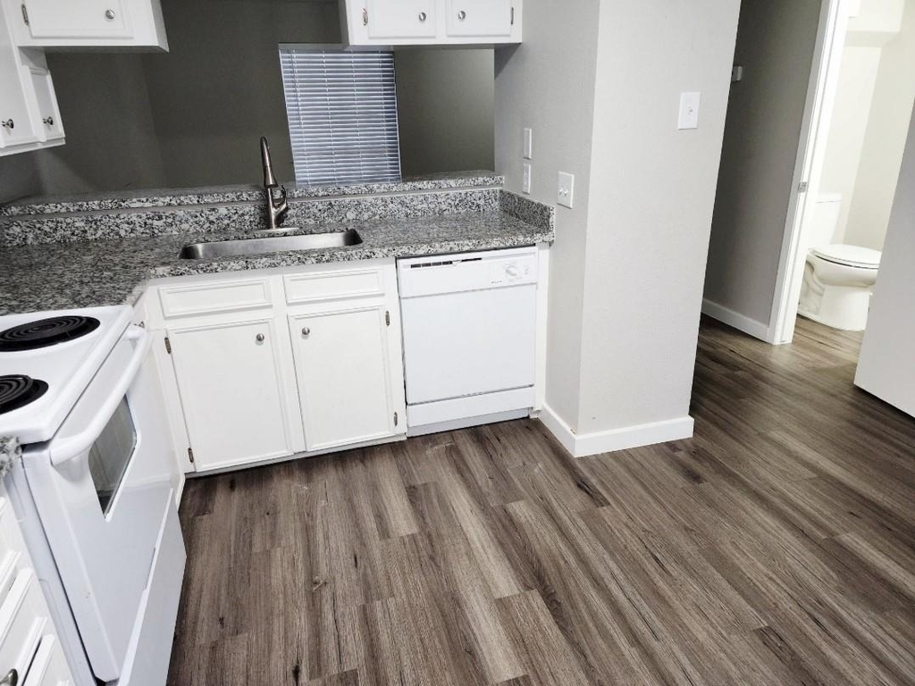 517 5th Street - Photo 6
