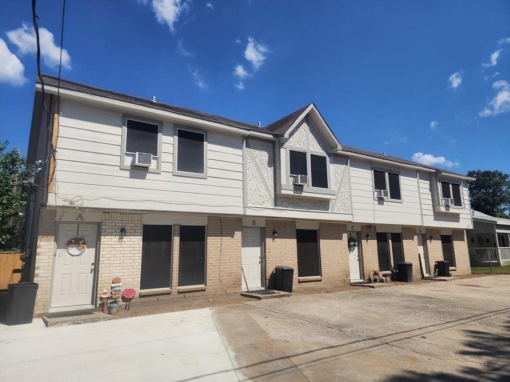 517 5th Street - Photo 1